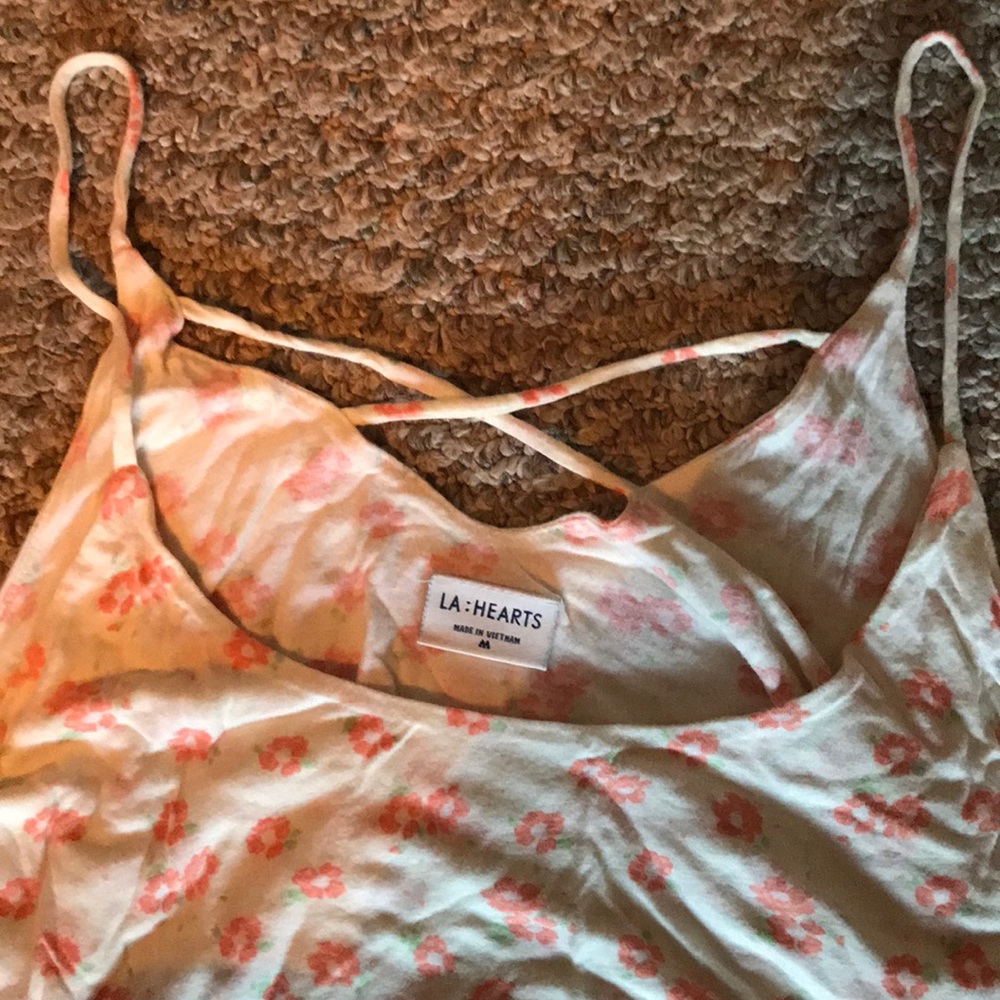 Crop top! - Picture 2 of 3
